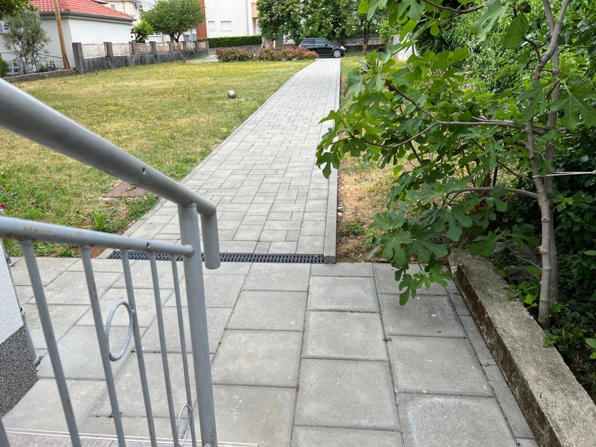 Doneto, Apartment In Private House 里耶卡 外观 照片